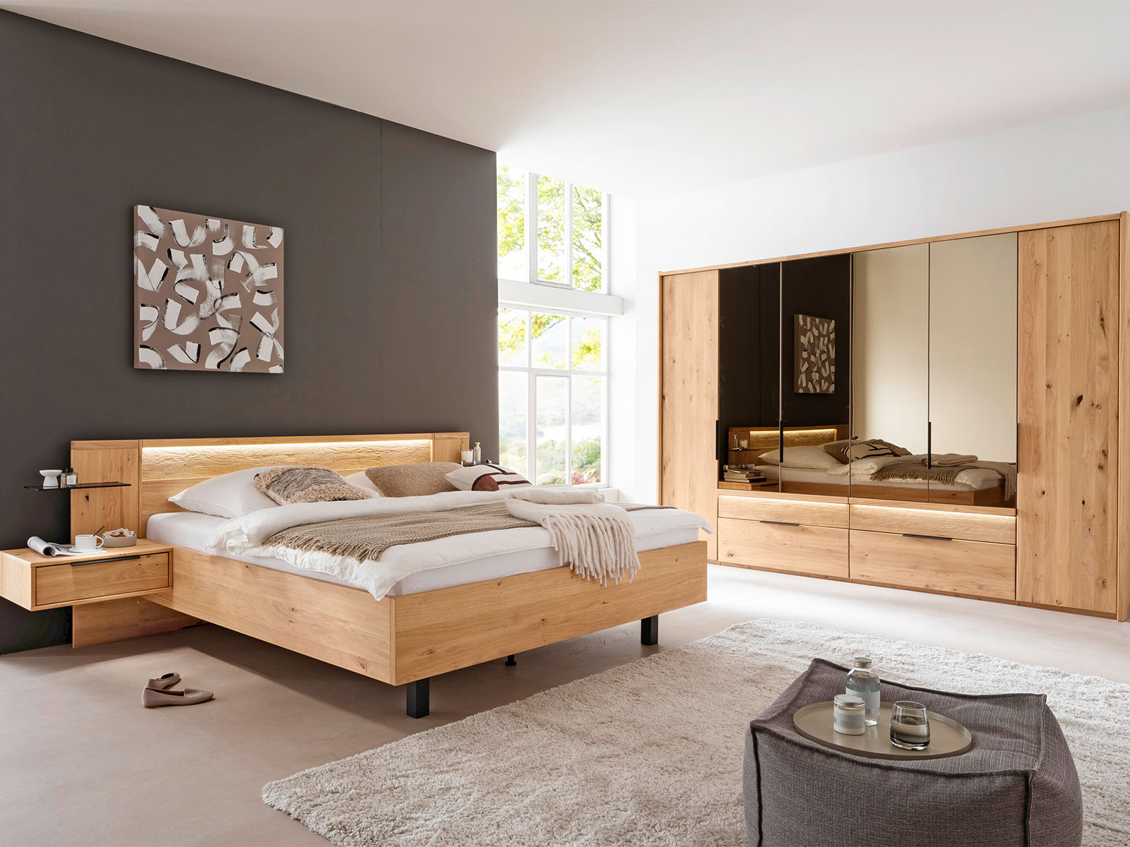 Schlafzimmer Mit Doppelbett Nachtkonsolenpaar Und 6 Tuerigen Kleiderschrank Mit Bronzespiegel Ausfuehrung Asteiche Bianco Massiv Oberflaechen 01230001