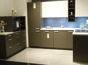 Musterkueche Laser In Winkelkueche Schrankelement Mit Vulkangrauer Front Ka117 02715615 05