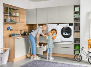 Interliving 3087 Hauswirtschaftsraum In L Form Farbkombination Platingrau Eiche Ventura Mit Waschmaschine Und Trockner M9972