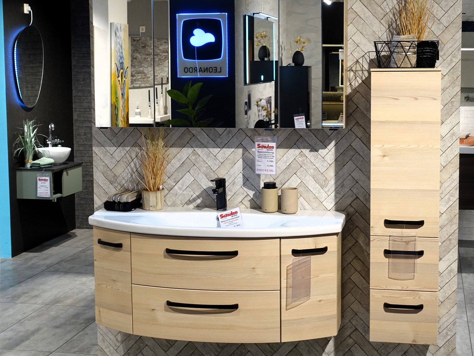 Pelipal Bad Kombination In Polar Pinie Quer Optik Mit Schwarzem Stangengriff 02820345 02 