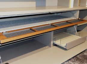 Geoeffnete Geraetejklappe Vom Tv Board Der Varianta Wohnwand Vision Lack Terra Mit Furn Sound System 04010020 14 2