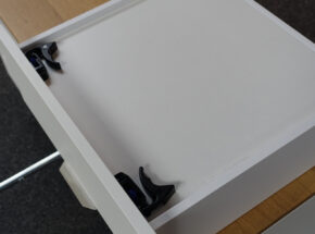 Hochwertige Daemper Der Jutzler Nachtkommoden Paar Premiumweiss Mit Furnierter Eicheabdeckplatte 10460115