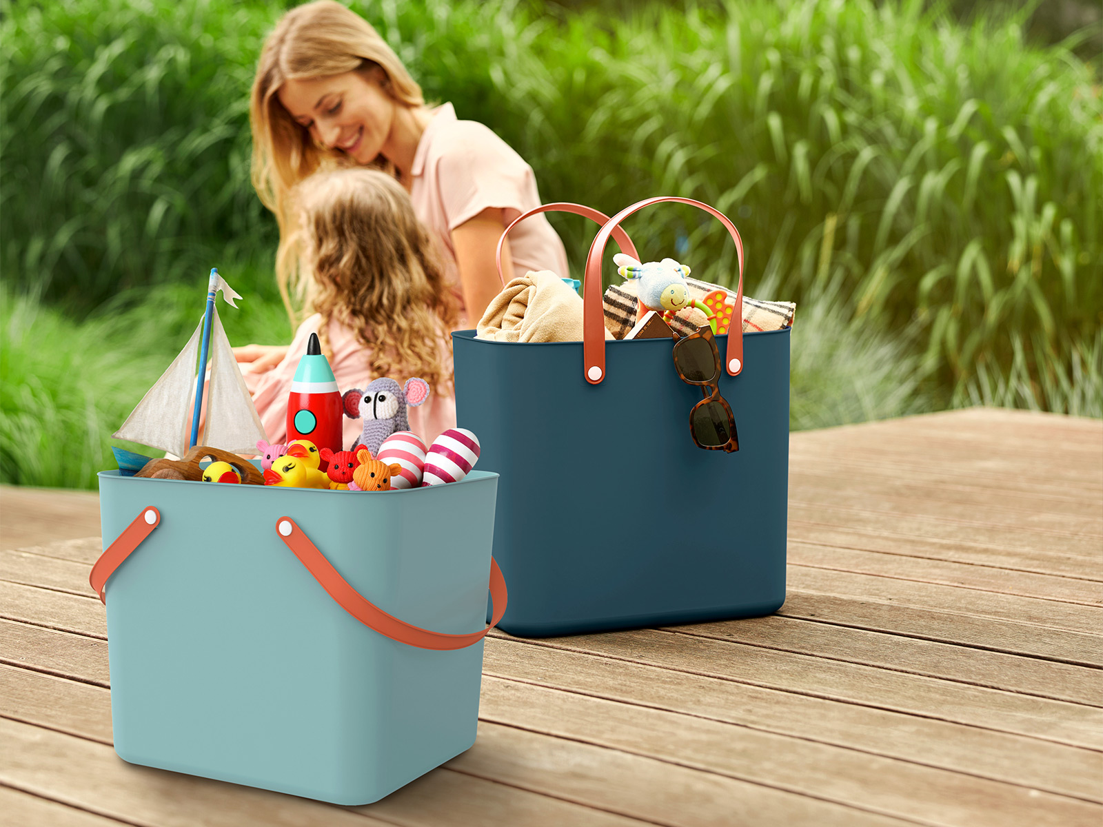 Rotho Multibag Tragetaschen Albula Aus Stabilen Kunststoff In Den Farben Himmelblau Und Dunkelblau 62840051