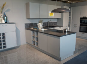 Nobilia U Kueche Mit Kochinsel Lacklaminat Steingrau Mit Zusaetzlichem Sideboard Ka181 02715317 08