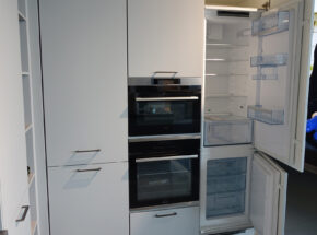 Progress Kuehl Gefrierkombination In U Kueche Mit Kochinsel Lacklaminat Steingrau Mit Zusaetzlichem Sideboard Ka181 02715317 08