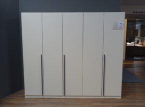 Rauch Drehtuerenschrank Alba 5tuerig Front Champagner 02930557