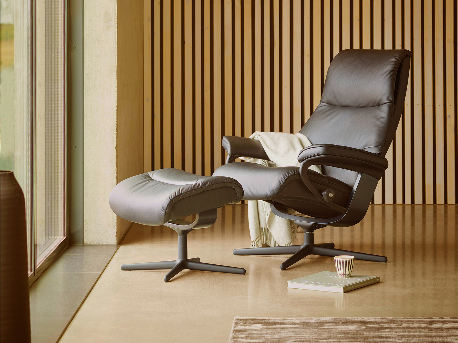 Stressless Sessel View Mit Hocker Gestell Cross Schwarz Echt Lederbezug Batick Black 1315